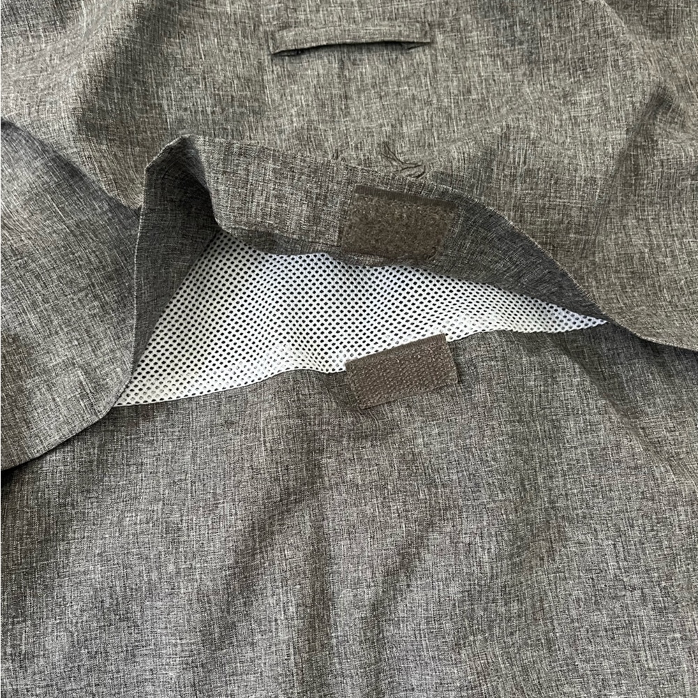Realtree Button Down Back Flap Top - Picture 6 of 7